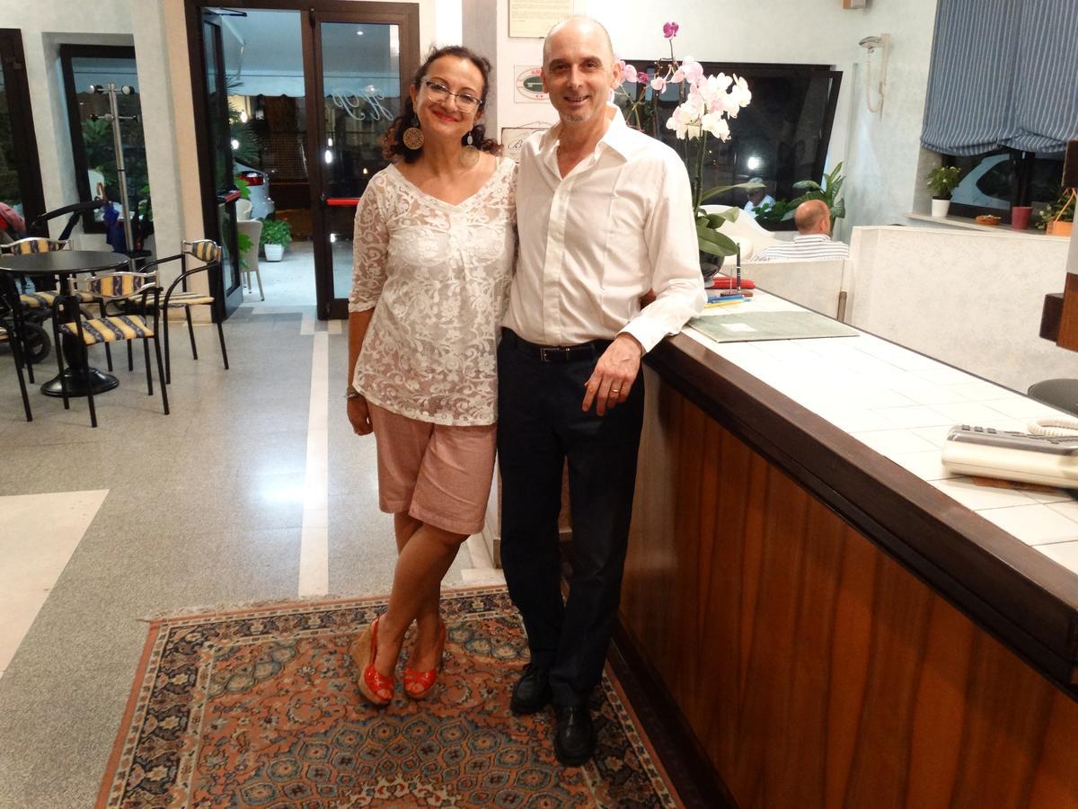 Hotel La Pineta Riccione Esterno foto